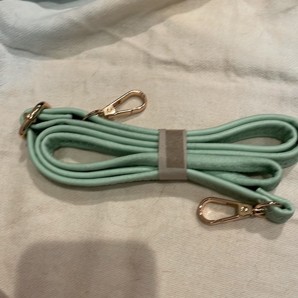 NWOT - Pastel green/purple/pink soft vegan leather purpose with accessory bag - Picture 10 of 13